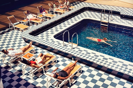 11442_NH_Cunard_Queen Anne_Pavillion Swimming_28919_Colour