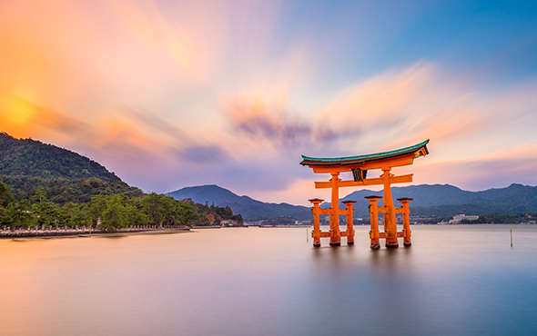 Asia-Japan-Miyajima-Itsukushima-Shrine-SR