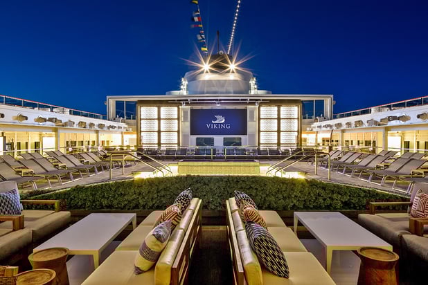 Main Pool Promenade_viking