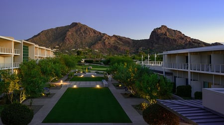 Mountain_Shadows_Lawn_blog_1600w
