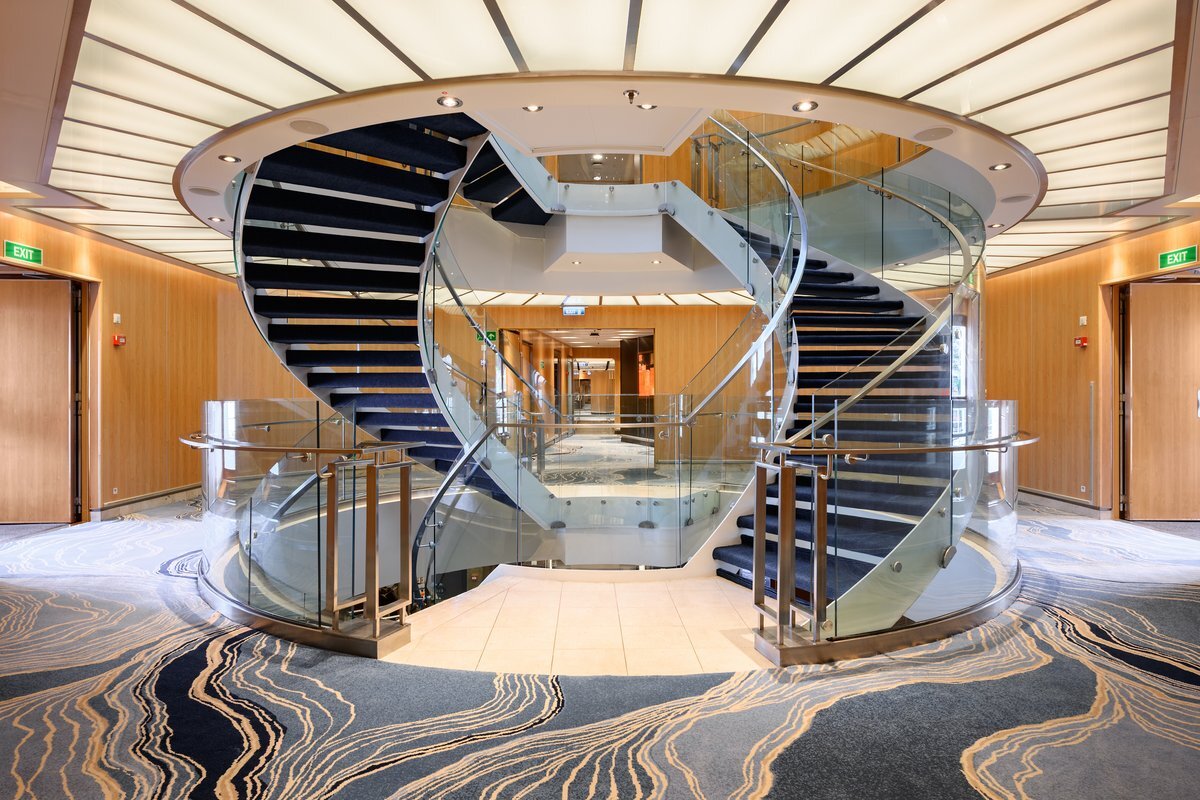 Seabourn_Quest_2026_-_Carpet1_full_1200x800