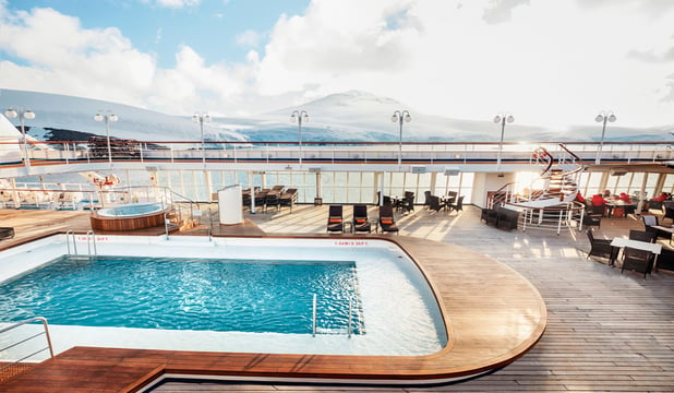 silversea-ship-silver-cloud-public-area-pool-deck-1-1