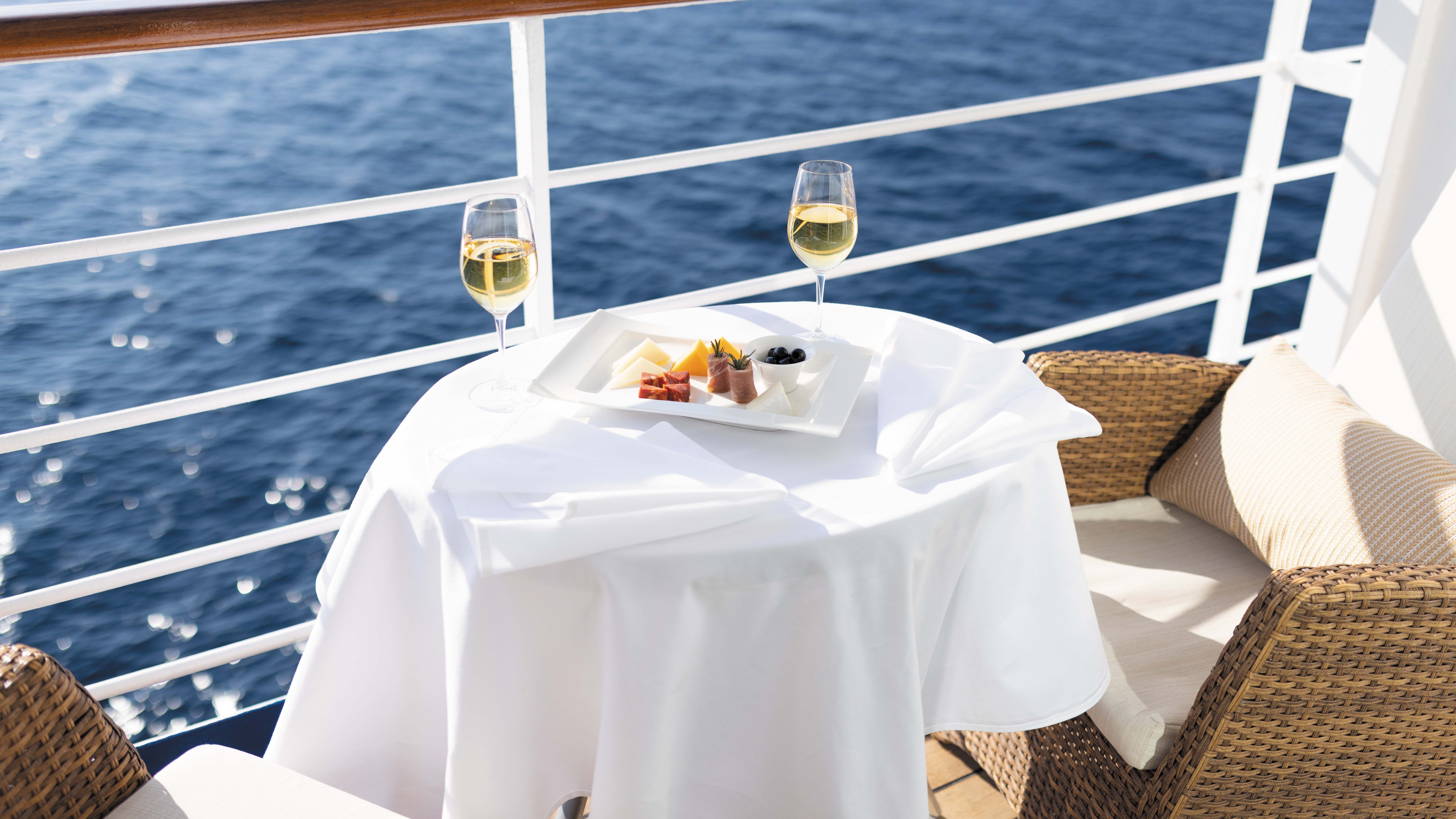 Voyager Balcony - Wine & Canapes 307_2025-04-02_22-07-29