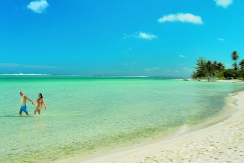 Caribbean lagoon couple