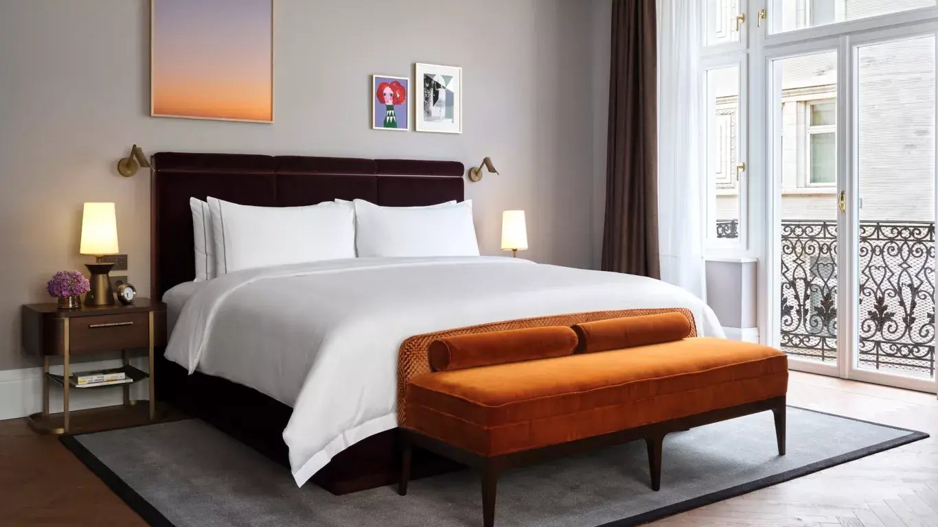 rwvie_accommodation_deluxeroom_updated-WIDE-MEDIUM-4-3