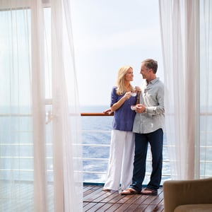 suite-couple-square