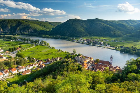 wachau-valley-danube-river_1600w