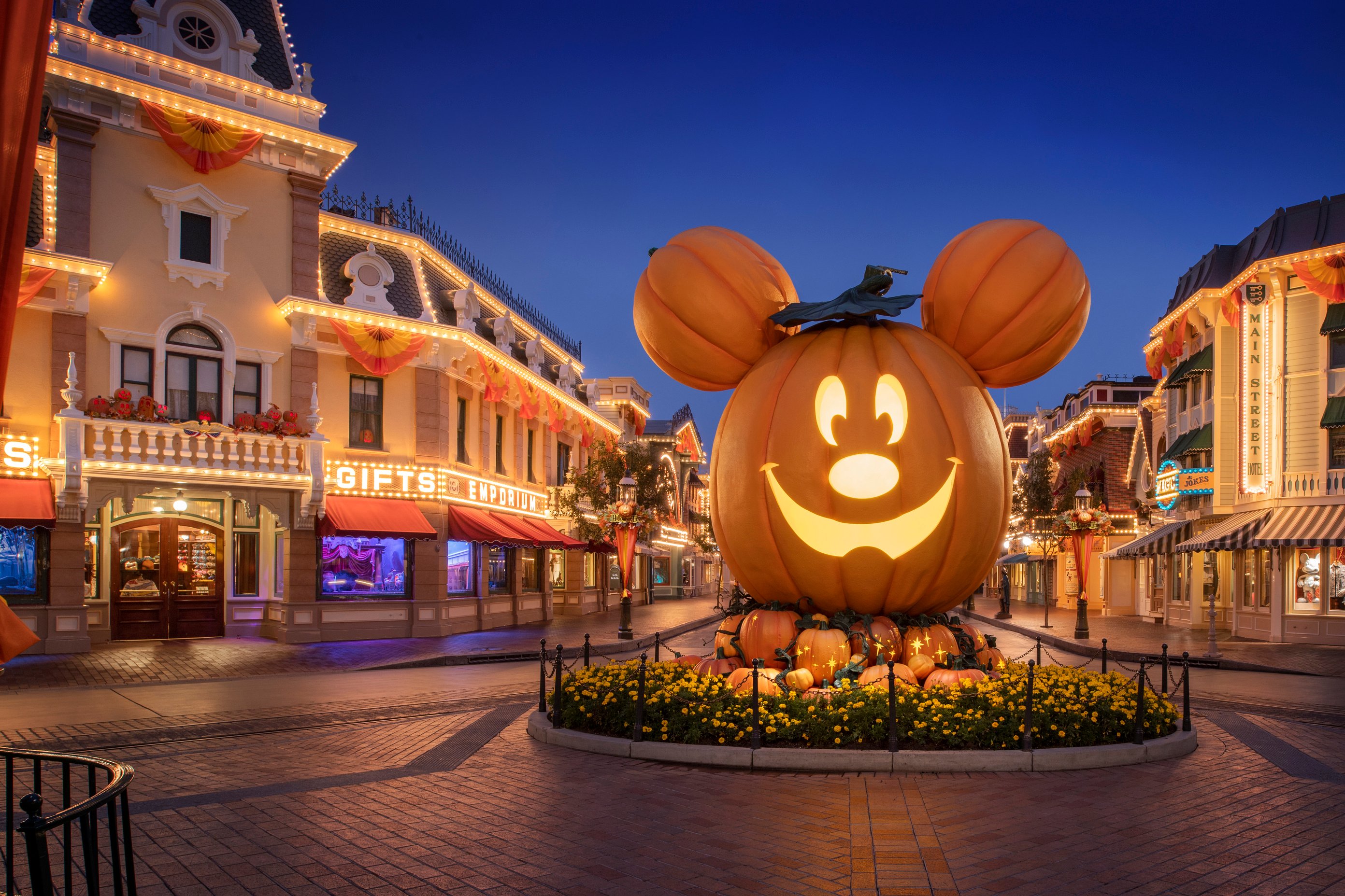 It's Halloween Time at Disneyland