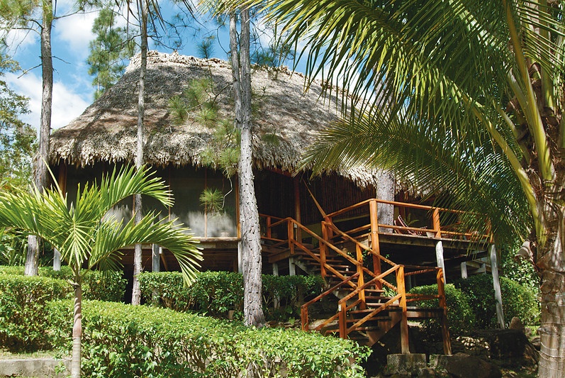 Blancaneaux Lodge Resort 