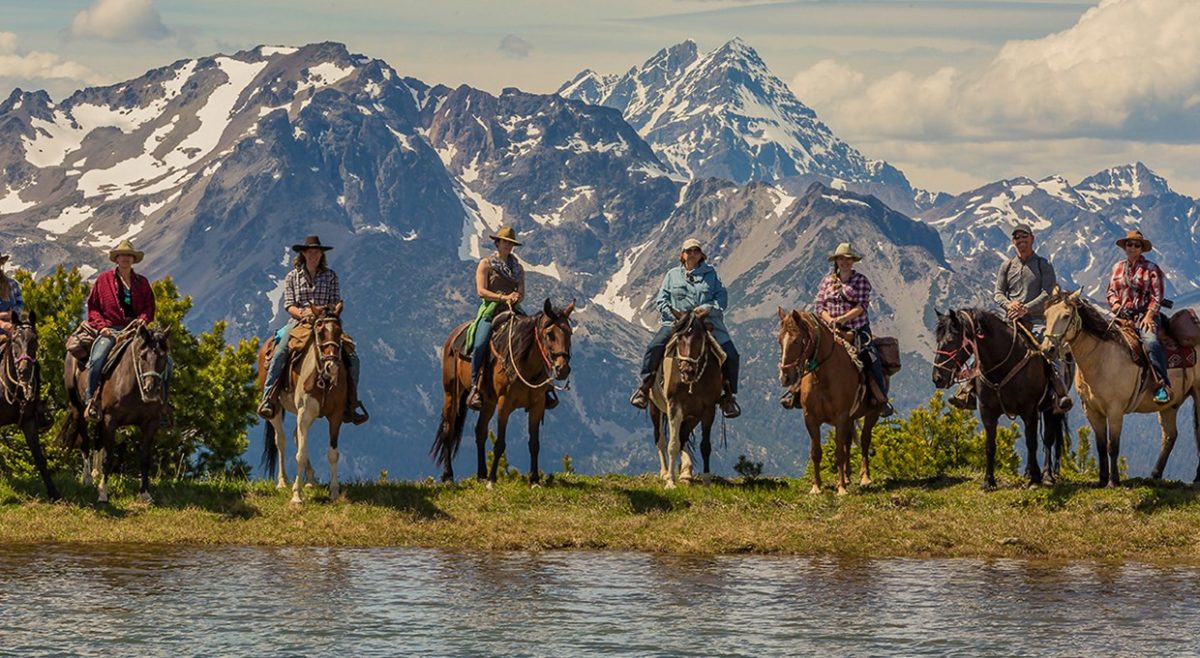 Chilko Experience Horseback riding mountains 