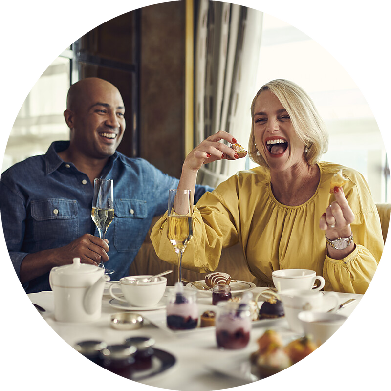 cunard-afternoon-tea-couple-circle-800