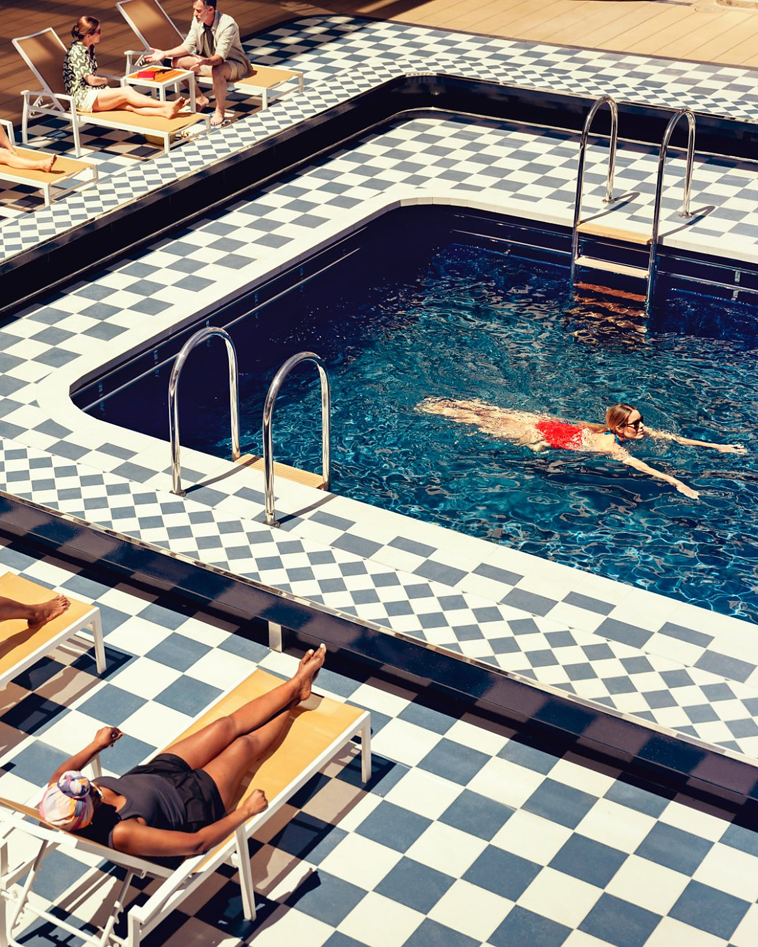 cunard-pool-deck-1500x1875